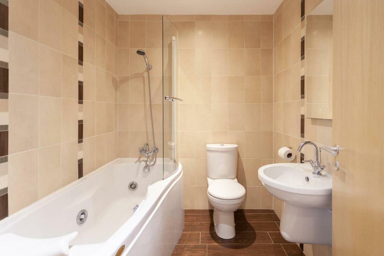 Appartamento Blue Pool View Portrush Esterno foto